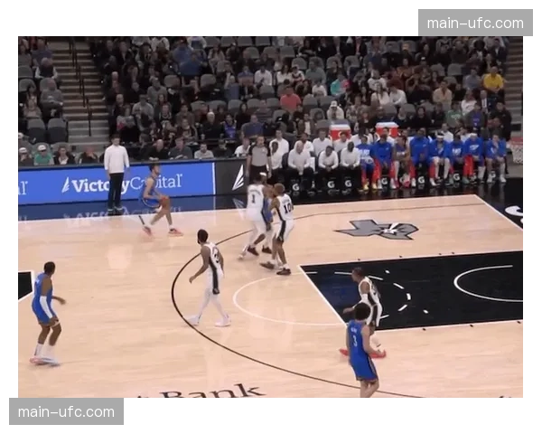 NBA全明星新秀赛，文班亚马与霍姆格伦空中连线，引爆全场